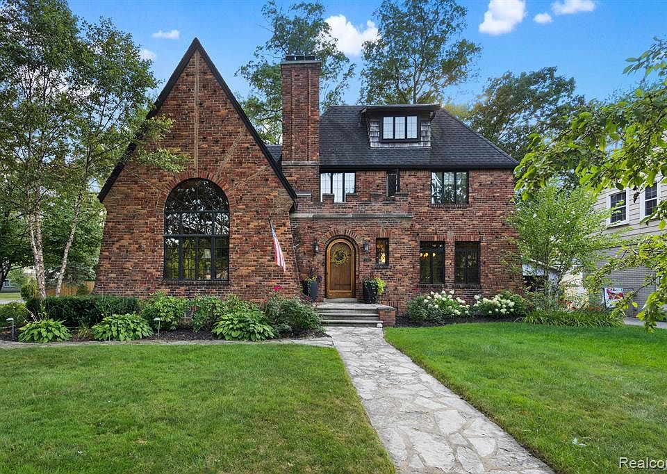 1305 Whittier Rd, Grosse Pointe Park, MI 48230 Zillow