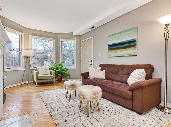4th image of 3348 N Lakewood Ave #2