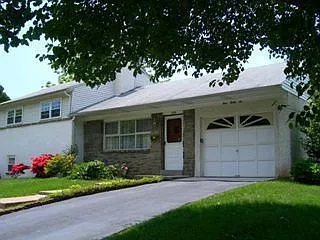 436 Anthony Rd photo 1