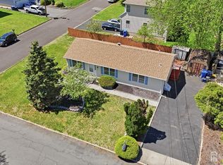 1984 6th St, North Brunswick, NJ 08902