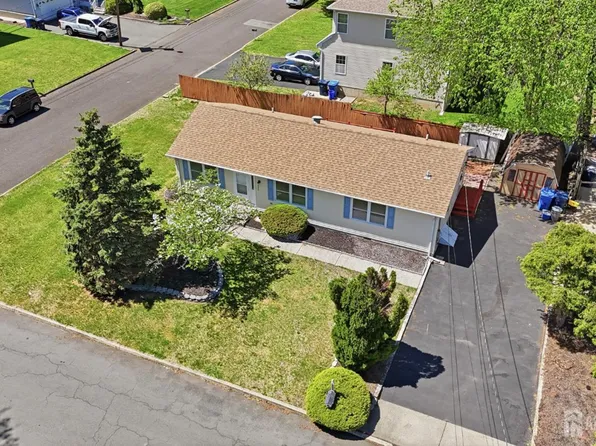 1984 6th St, North Brunswick, NJ 08902