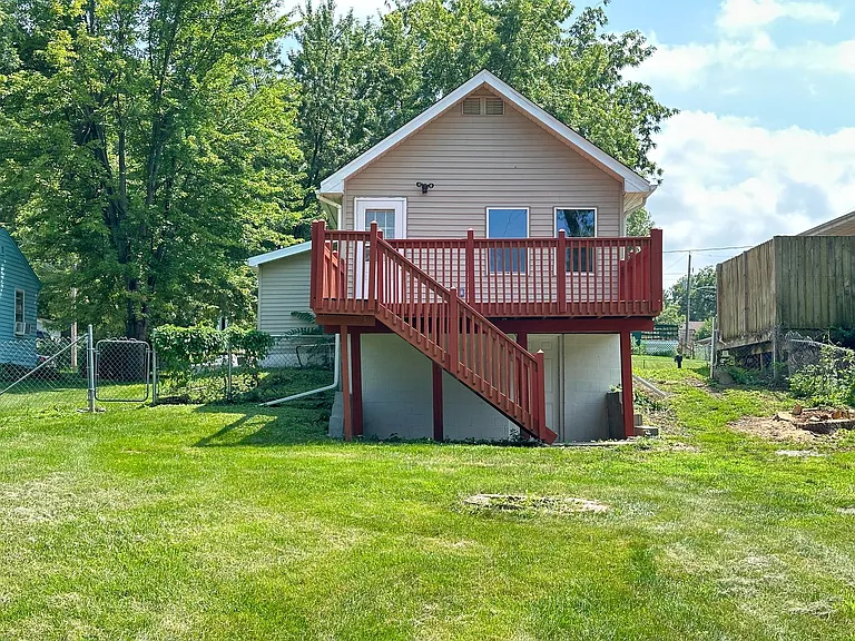 204 E Leland Ave — Photo 16