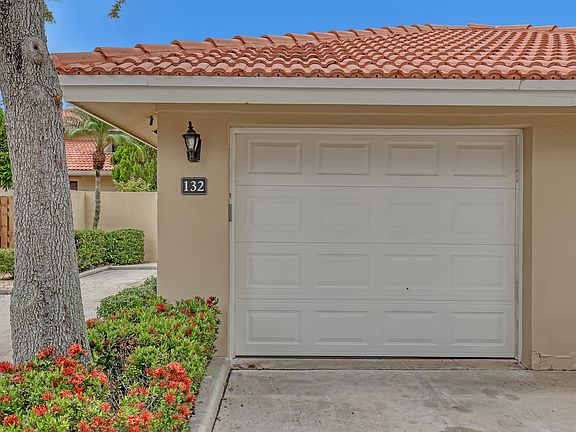 5th image of 132 Old Meadow Way