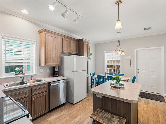4th image of 701 Spanish Main Dr #29