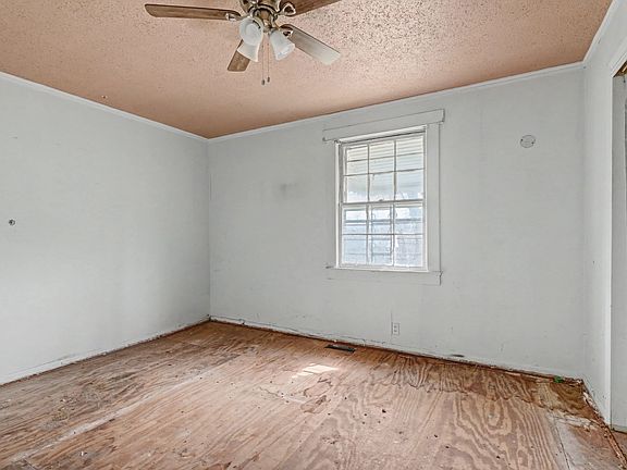 5th image of 1110 Cass St