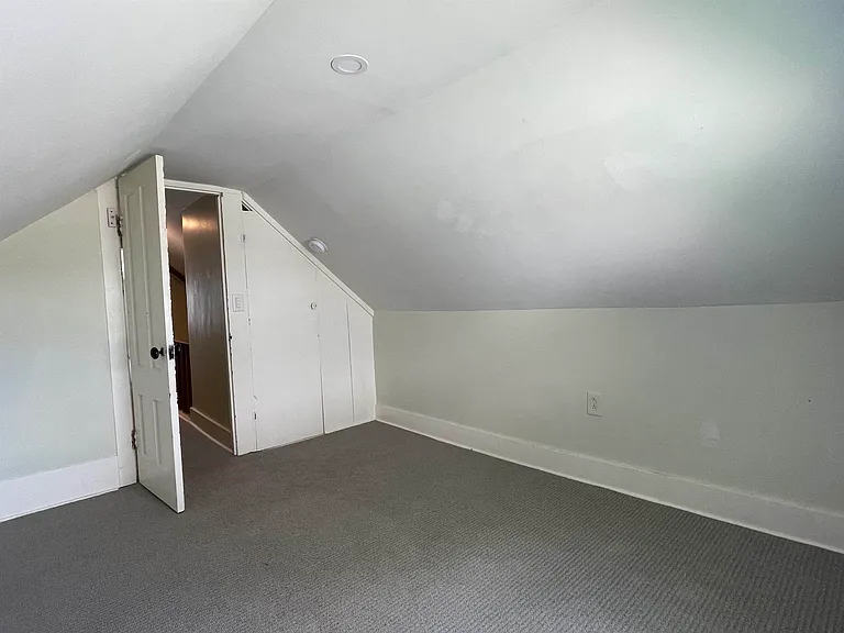21 E Bow St — Photo 21