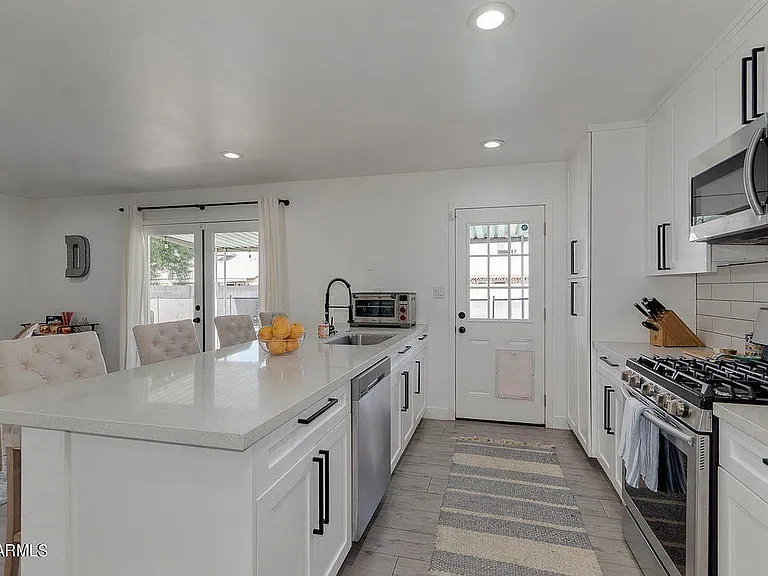 1424 E Broadmor Dr — Photo 13