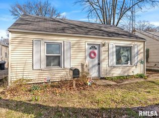 2277 E Converse Ave, Grandview, IL 62702