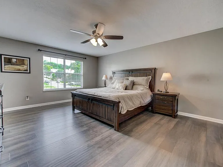 8200 Gallaher Station Dr — Photo 17