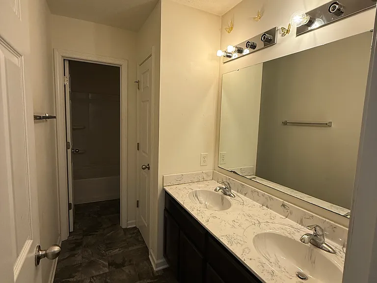 822 Blue Ash Trl — Photo 19