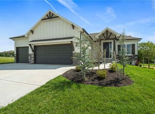 1063 SW Fiord Dr, Lees Summit, MO 64081