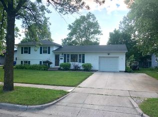 2107 18th St S, Moorhead, MN 56560