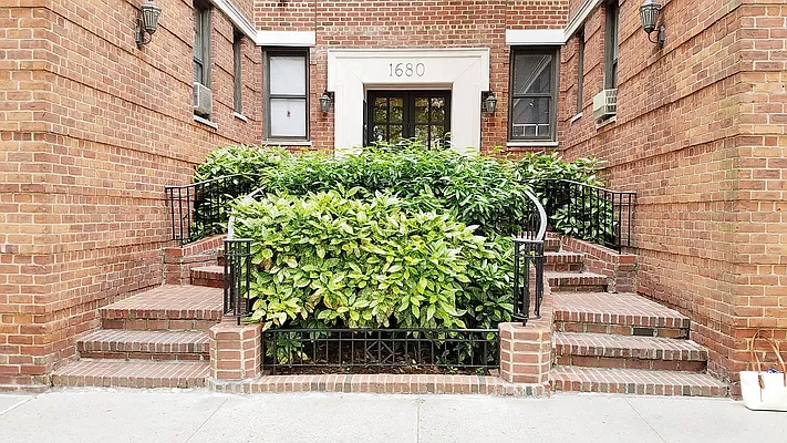 Rented by Corcoran | media 10