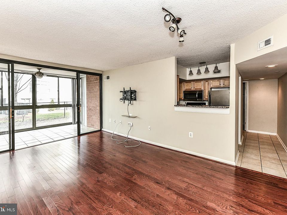 1st image of 1001 N Randolph St APT 115