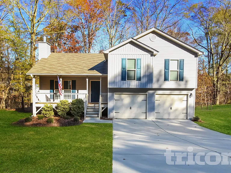 1656 Deer Creek Ln — Photo 1