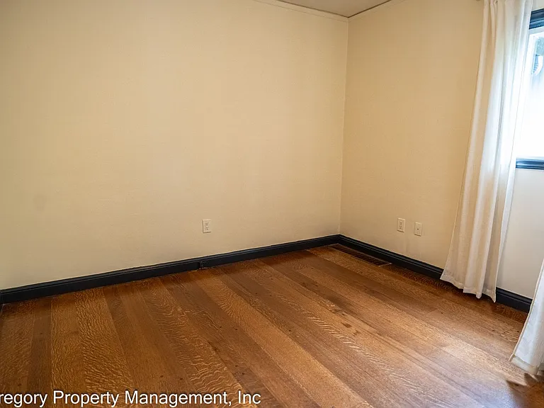 1805 Central Ave — Photo 10