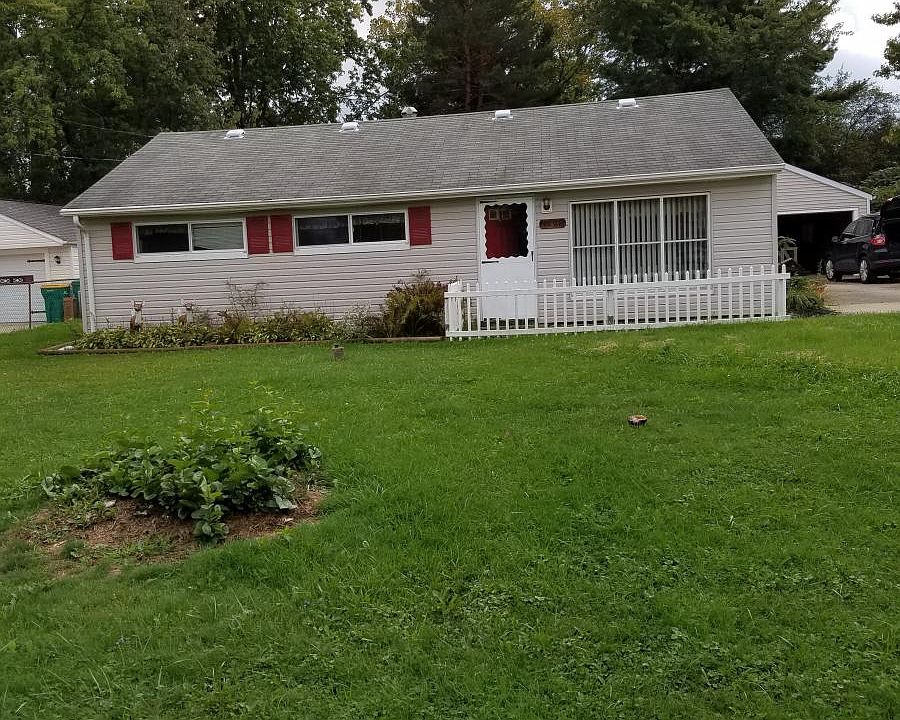 1st image of 1898 Edgewood Dr