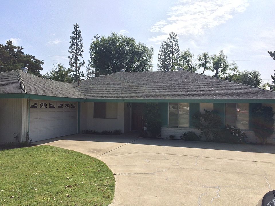 1st image of 452 Chaparral Dr