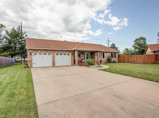 741 Deerfield Dr, Swansea, IL