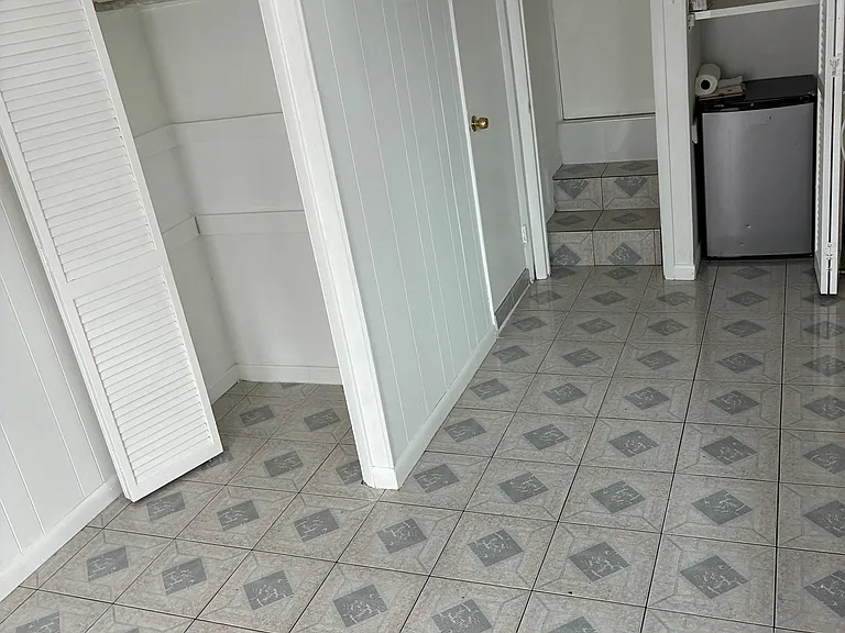2828 SW 2nd St — Photo 10