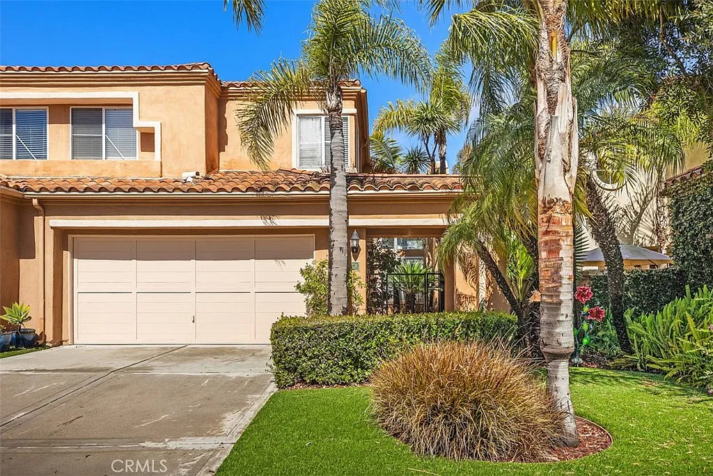 3 bed, 2.5 bath, 1716 sqft, $5,595 — Photo 1