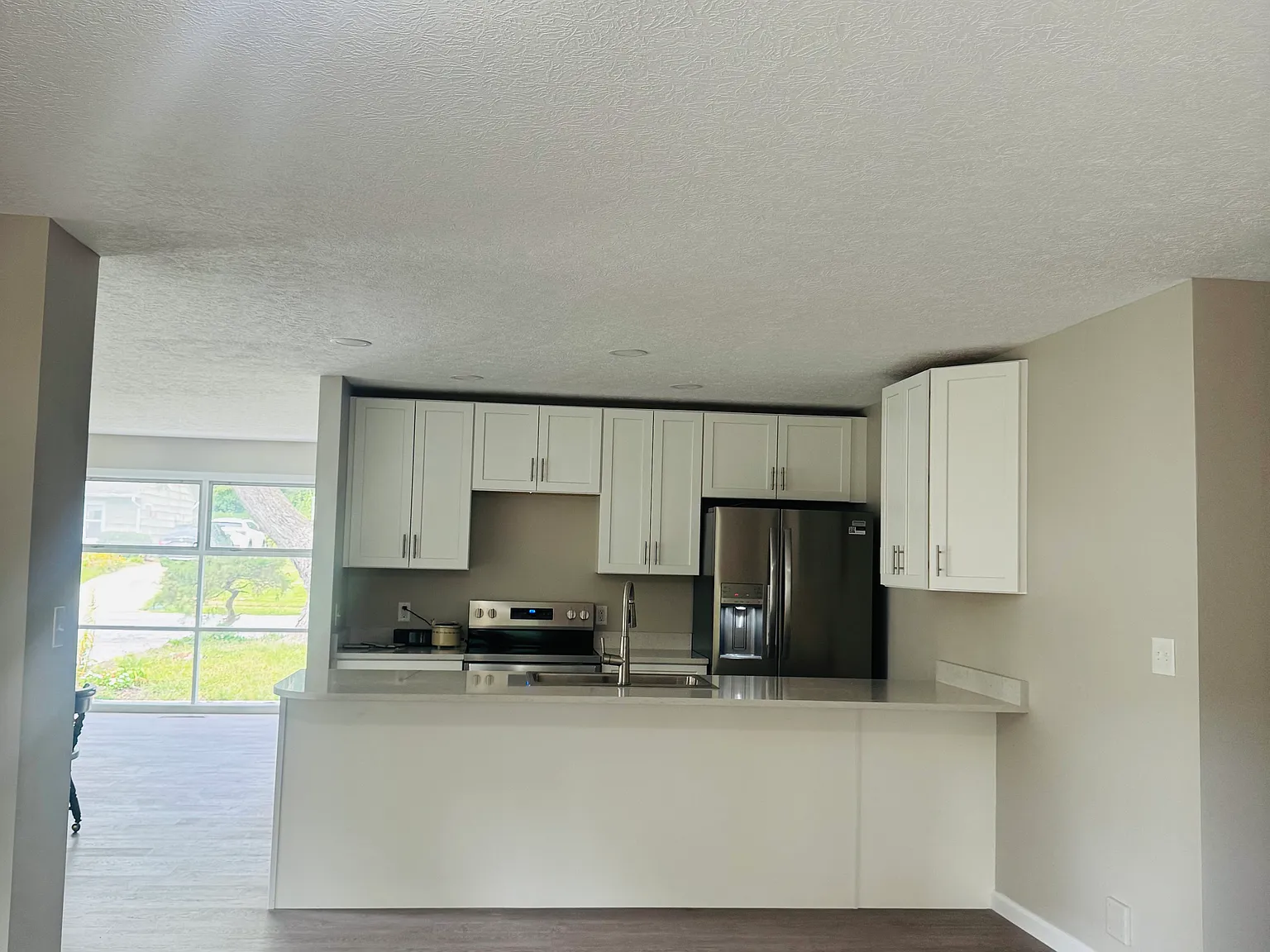4 bed, 1712 sqft, $2,400 — Photo 4