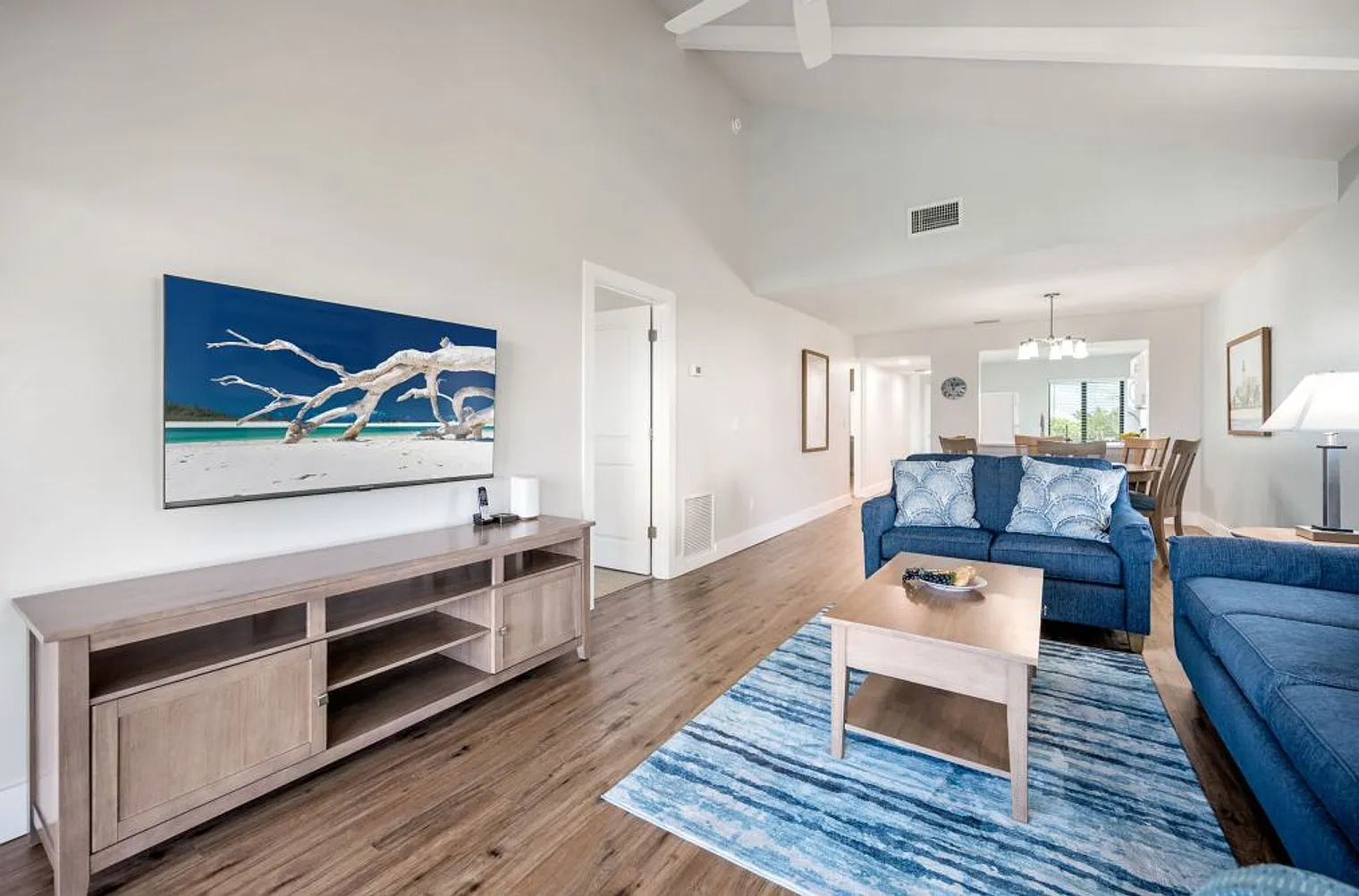 2 bed, 2.0 bath, 1302 sqft, $10,231 — Photo 3
