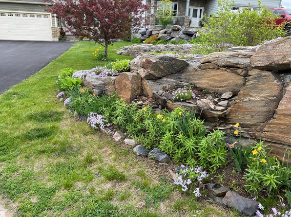 9 Avery Ct, Parry Sound, ON P2A 3C4