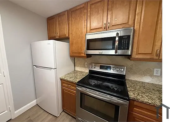 3 bed, $3,200 — Photo 4
