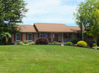 5347 Debra Dr N, Whitehall Township, PA 18078