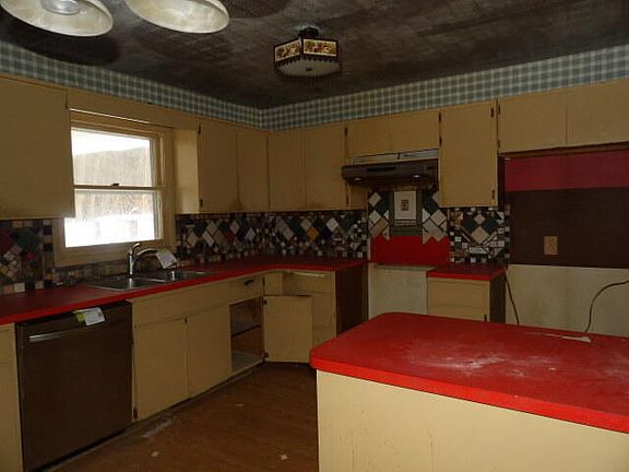 3rd image of 145 Eastwood Dr