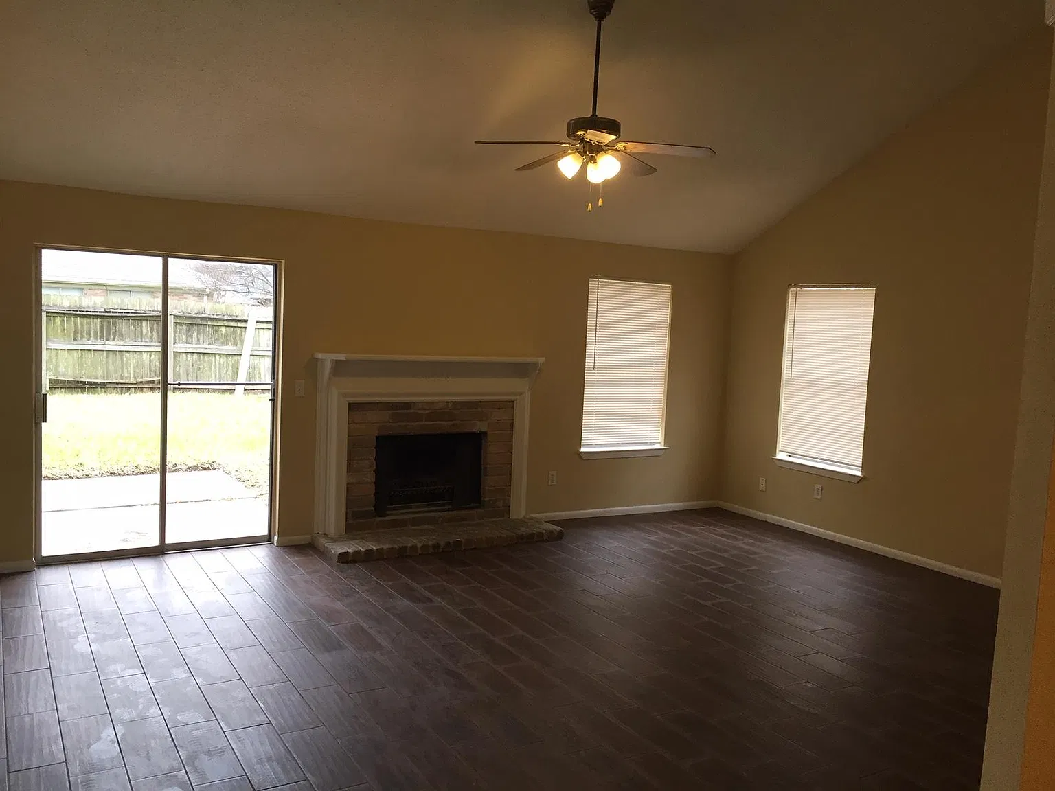 3 bed, 1326 sqft, $1,700 — Photo 2