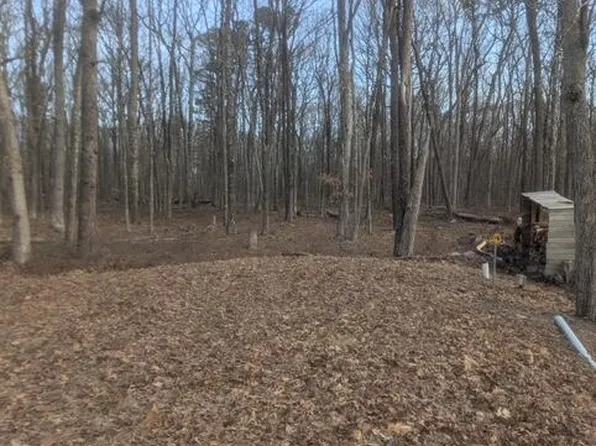 169 Locust Lake Dr, Milford, PA 18337