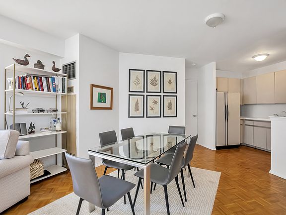 4th image of 200 E 61st St APT 10E