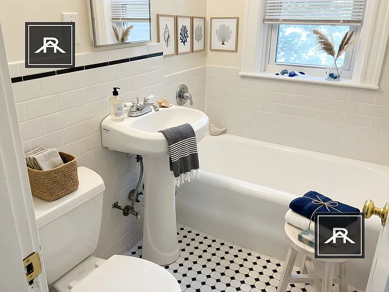 205-207 Winthrop Rd #3 — Photo 7