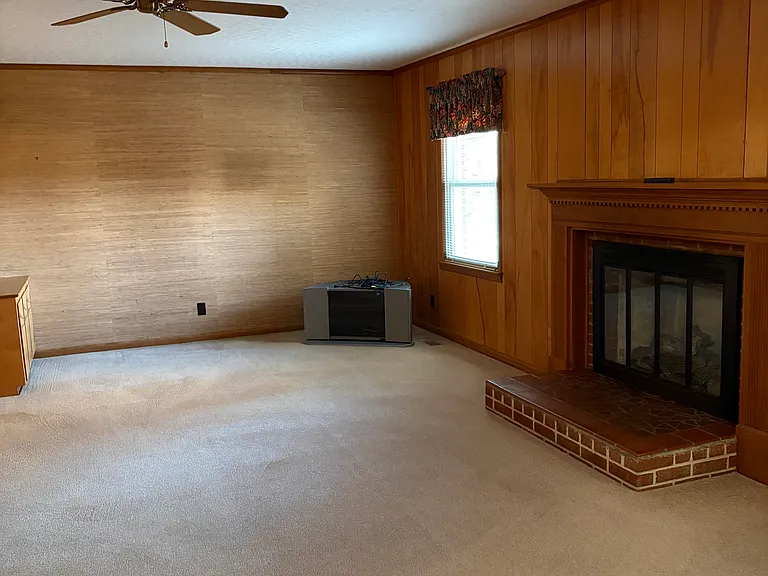 995 Walnut Hill Rd — Photo 3