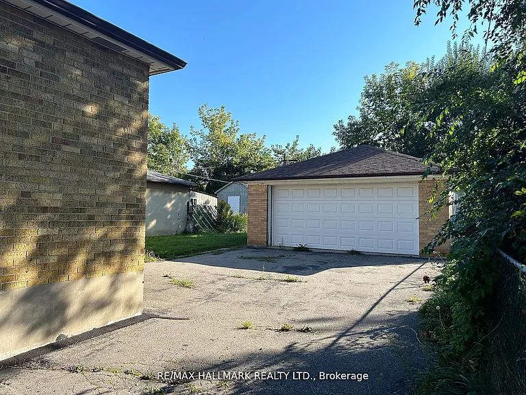 9 Macleod St #MAIN — Photo 17