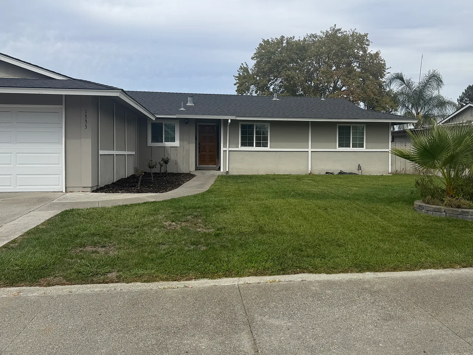 4 bed, 1350 sqft, $4,300 — Photo 1