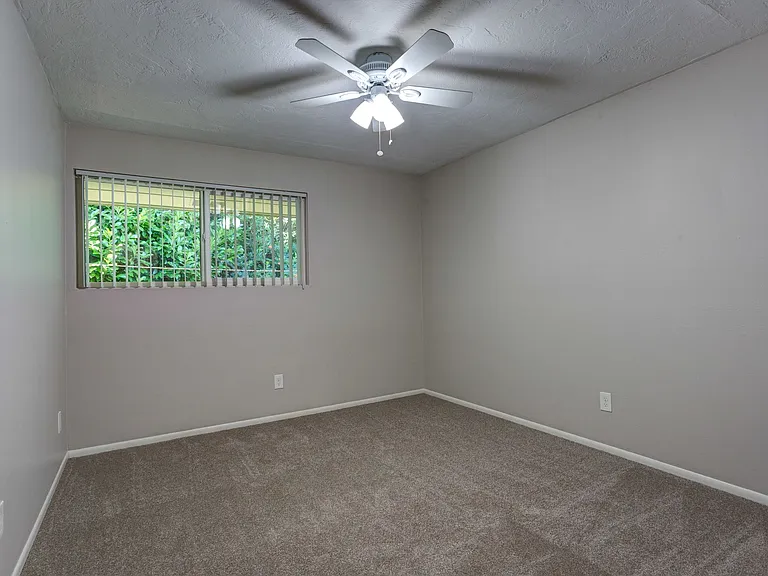Sierra Terrace — Photo 20