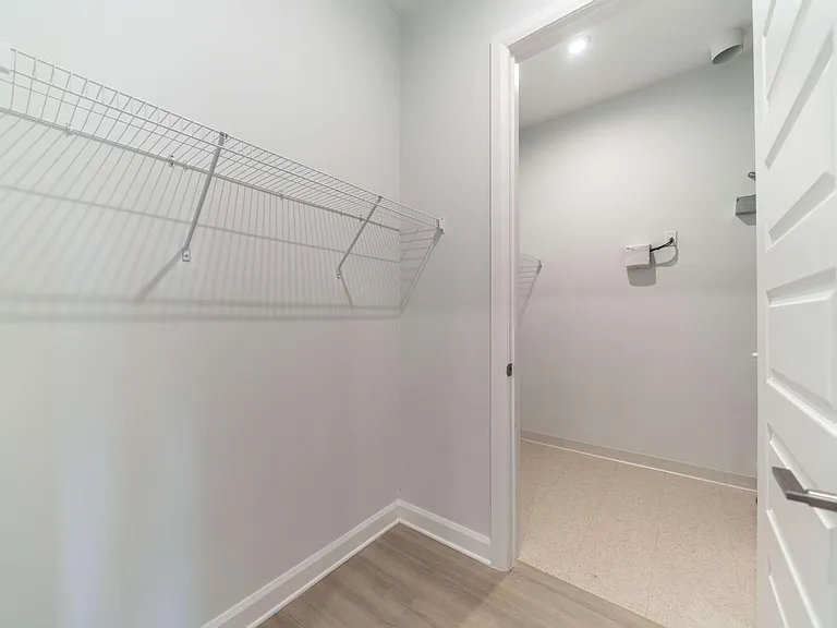 Quinn Apartments — Photo 27