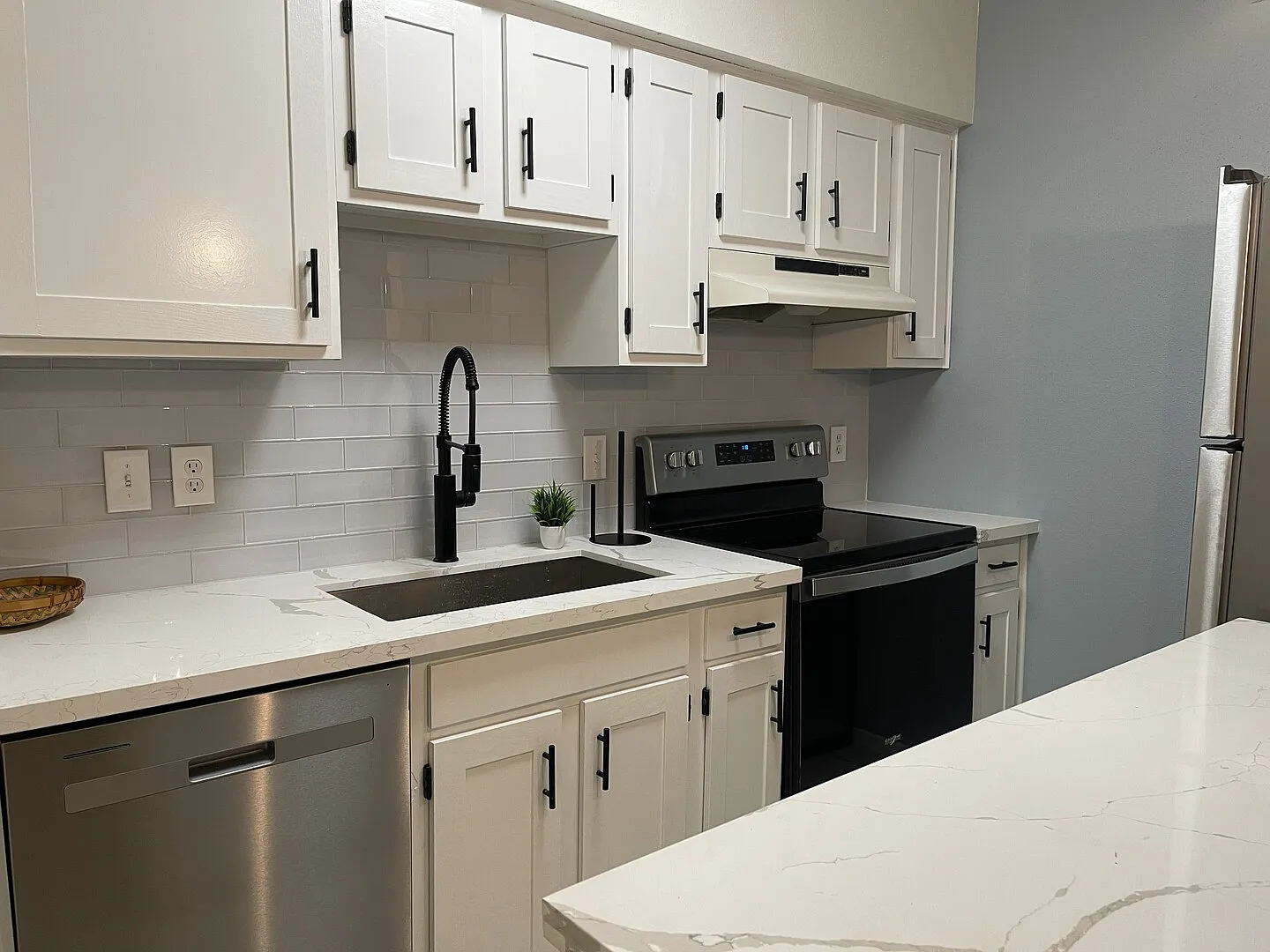 Beautiful Area Remodeled 1 bedroom Condo in Memorial on Piney Point — Photo 4