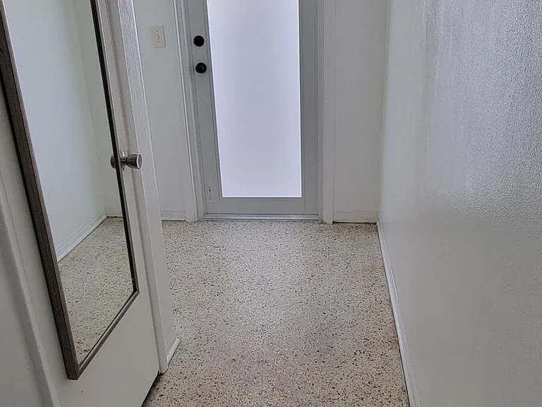 7300 Byron Ave #12A — Photo 11
