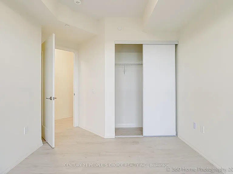 9000 Jane St #2102 — Photo 17
