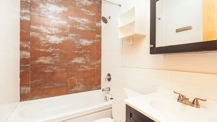 Rented by Nooklyn NYC LLC | media 22