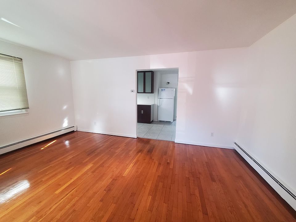 1st image of 120 Woodland Ave #1