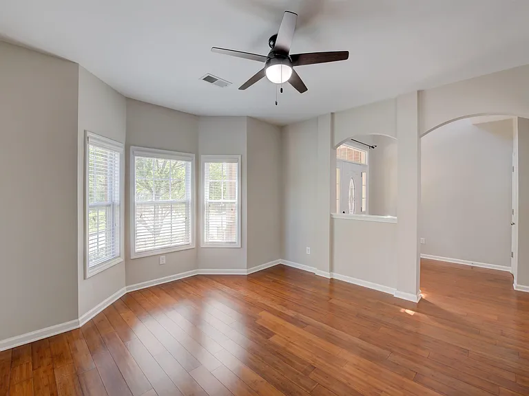 129 Herrick Ct — Photo 8