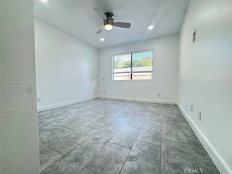 3233 E Cameron Ave — Photo 14