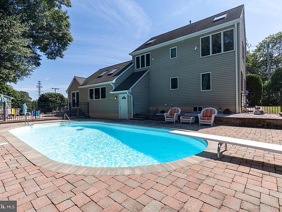 3rd image of 1784 Old Trenton Rd