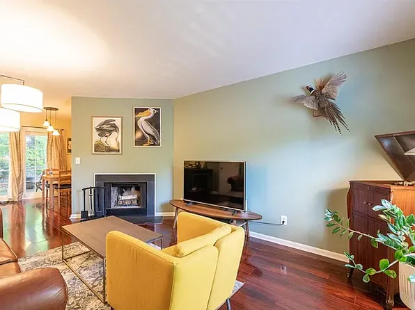 104 Marlowe Ct, Carrboro, NC 27510