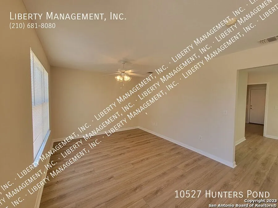 Lovely 4-bedroom in South San Antonio near Palo Alto College — Photo 4